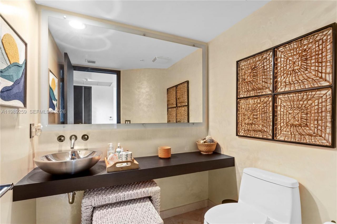 18911 Collins Ave , Unit 1405, Sunny Isles Beach, FL 33160 Photo