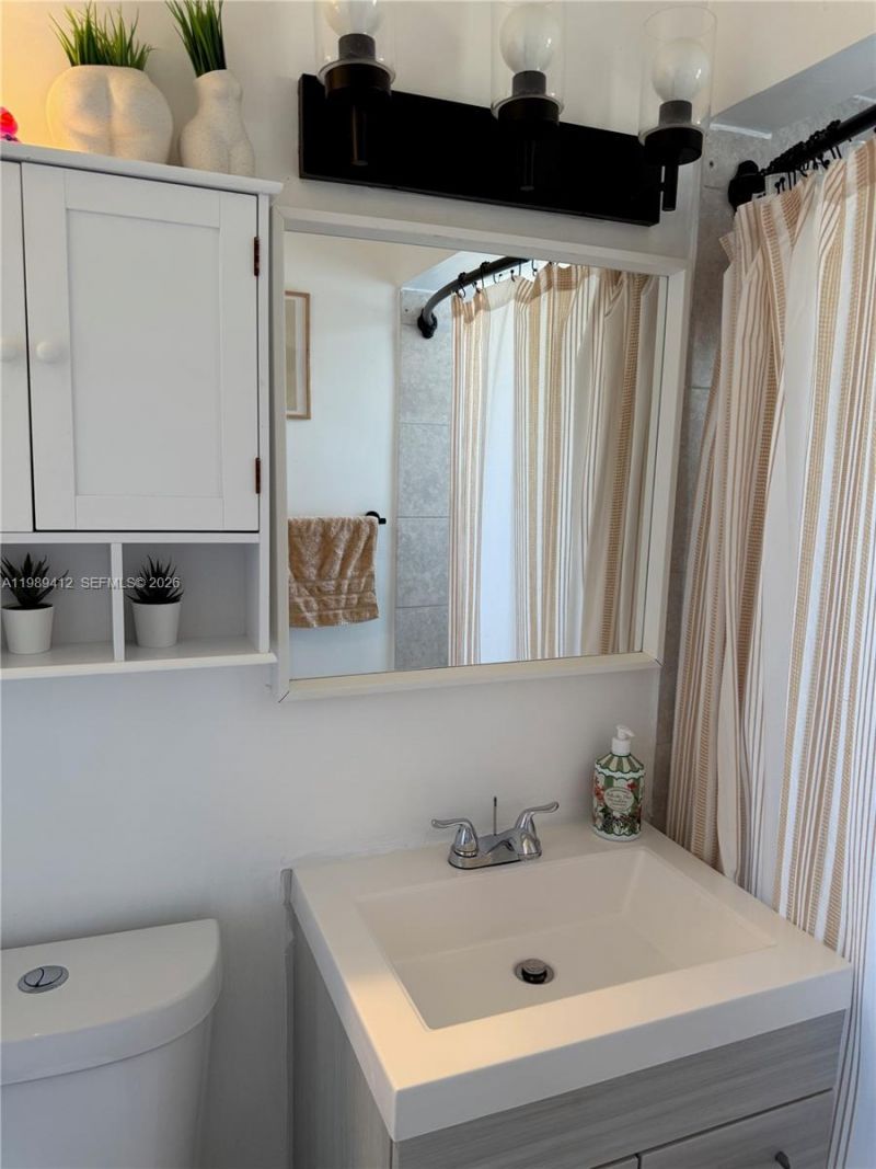 2533 Wiley St , Hollywood, FL 33020 Photo