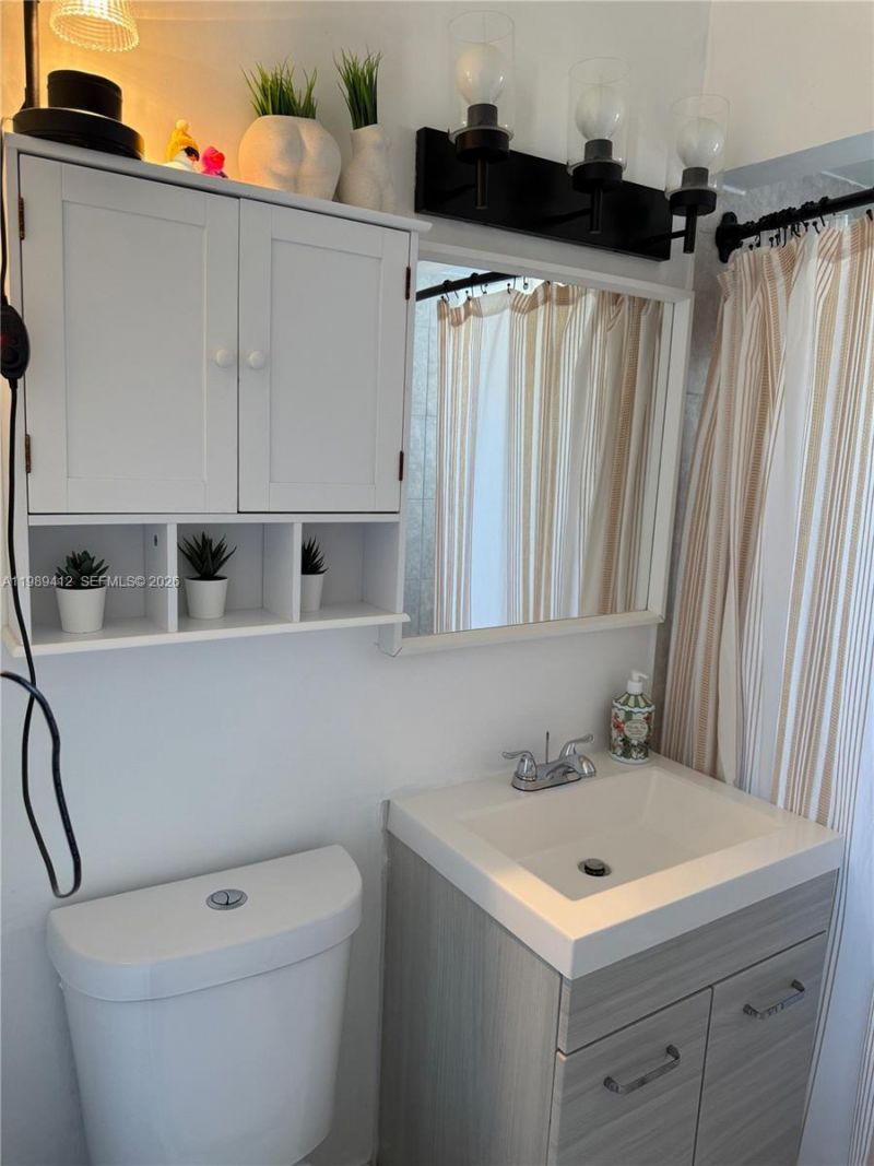 2533 Wiley St , Hollywood, FL 33020 Photo