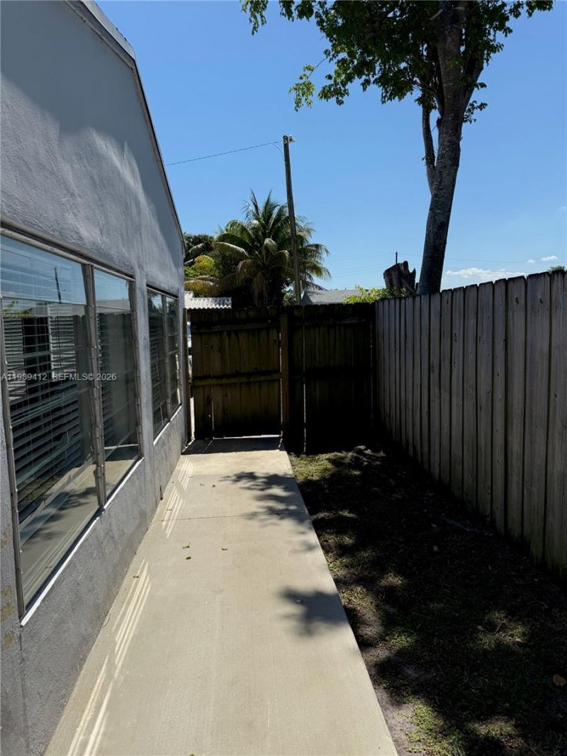 2533 Wiley St , Hollywood, FL 33020 Photo