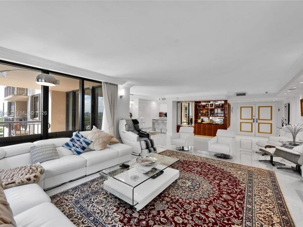 10175 Collins Ave, Unit 806, Bal Harbour, FL 33154