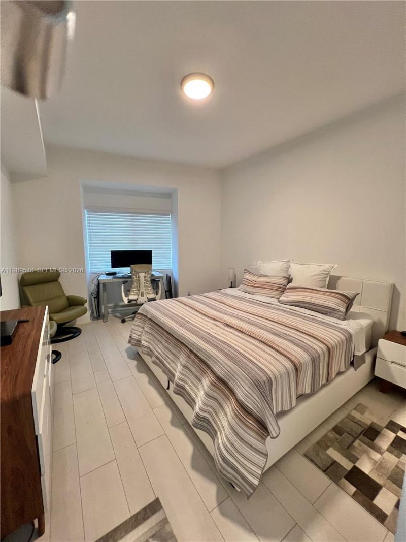 1100 Biscayne Blvd , Unit 5804, Miami, FL 33132 Photo