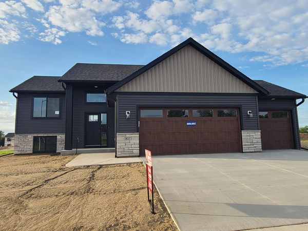 907 13th Street NW, Kasson, MN 55944