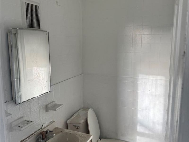 885 E 149th Street, Cleveland, OH 44110 Photo 14