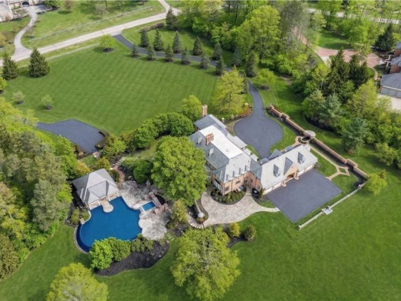 7325 Calley Lane, Novelty, OH 44072 Photo 2