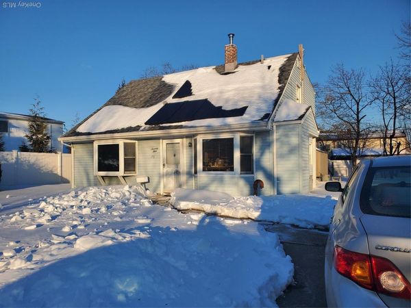 79 Schoolhouse Road , Levittown, NY 11756