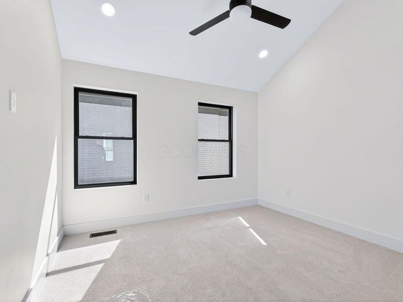 90 N Ohio Avenue, Columbus, OH 43203 Photo 38