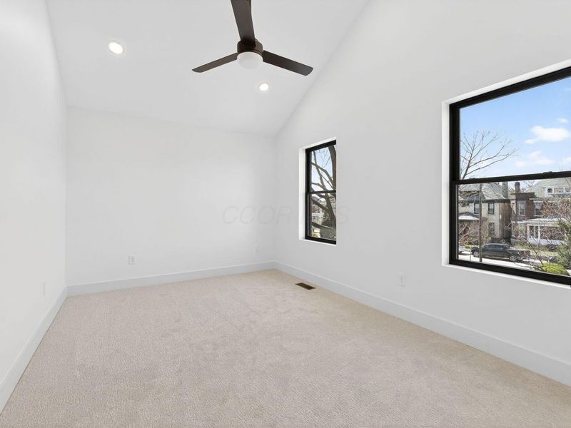 90 N Ohio Avenue, Columbus, OH 43203 Photo 42