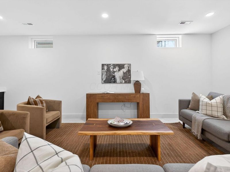 90 N Ohio Avenue, Columbus, OH 43203 Photo 50