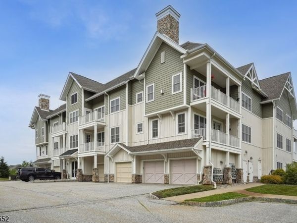 169 Tarrington Rd, Unit 203, Unit 203, Hardyston, NJ 07419