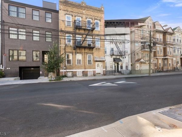 133 Hopkins Ave, Jersey, NJ 07306
