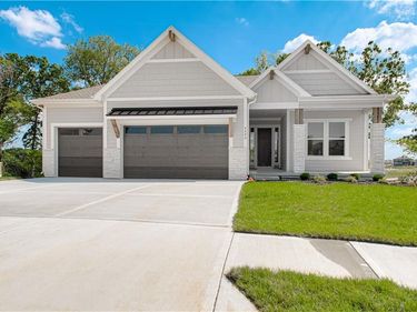 4800 NW Huonker Court, Riverside, MO 64150