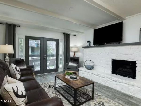 260 Roaring Fork Rd, Gatlinburg, TN 37738