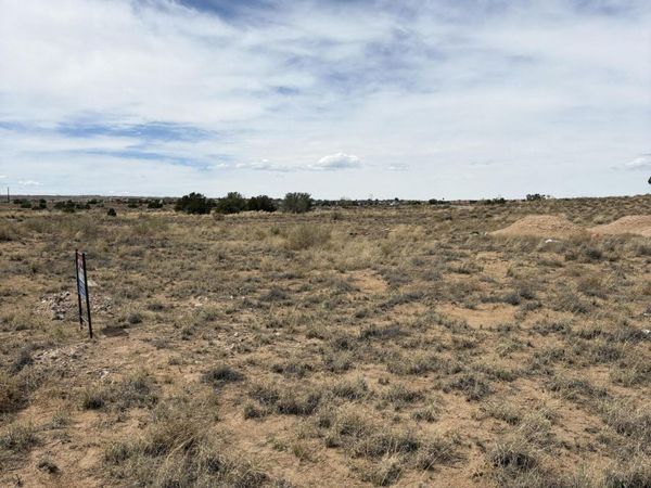 Urraca Street NW, Albuquerque, NM 87120