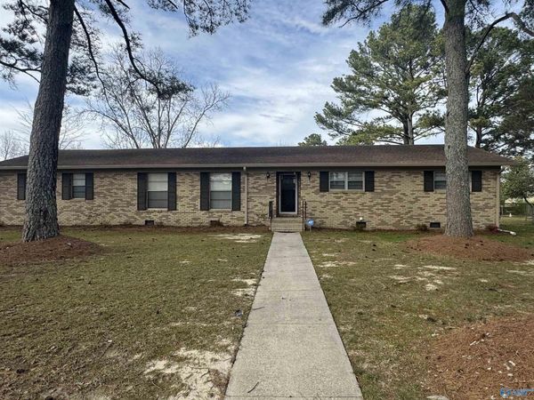 1716 SW Iris Street, Decatur, AL 35601