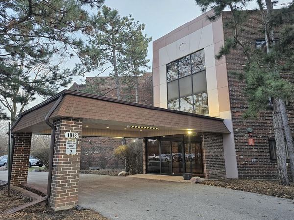1018 CASTILIAN Court , Unit 205, Glenview, IL 60025