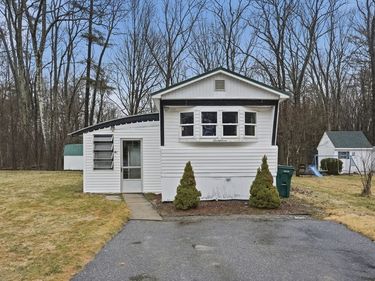 17 Conestoga Trail, Brookfield, MA 01506
