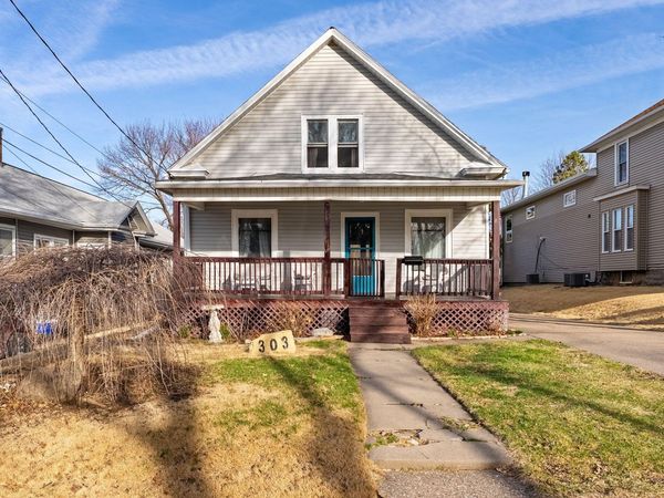 303 BURNSIDE, Muscatine, IA 52761