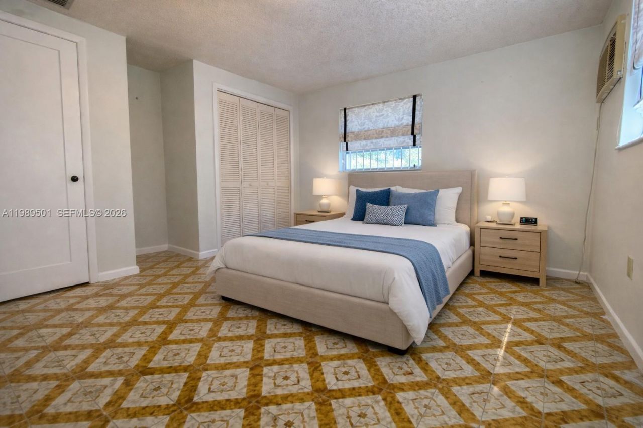 3300-3302 SW 10th St, Miami, FL 33135 Photo