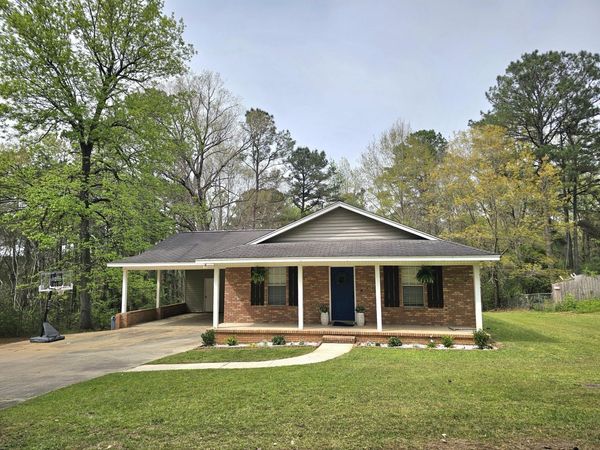69 Fairview Dr., Petal, MS 39465
