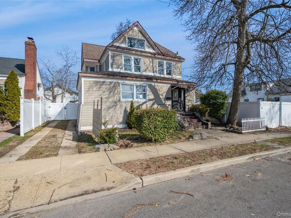 5 Church Street , Baldwin, NY 11510