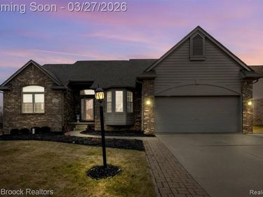 1086 Williamson Circle, Pontiac, MI 48340