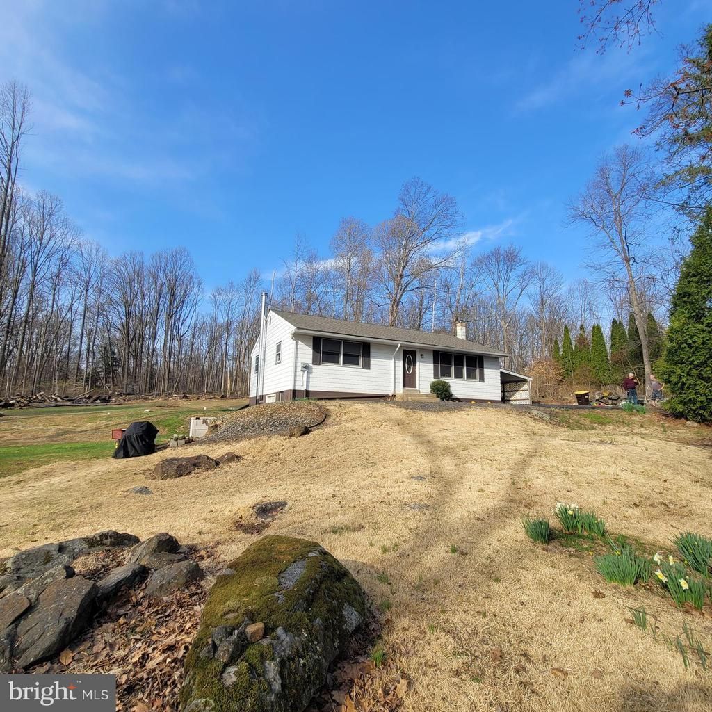 2720 HAUCK ROAD, GREEN LANE, PA 18054