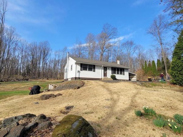 2720 HAUCK ROAD, GREEN LANE, PA 18054