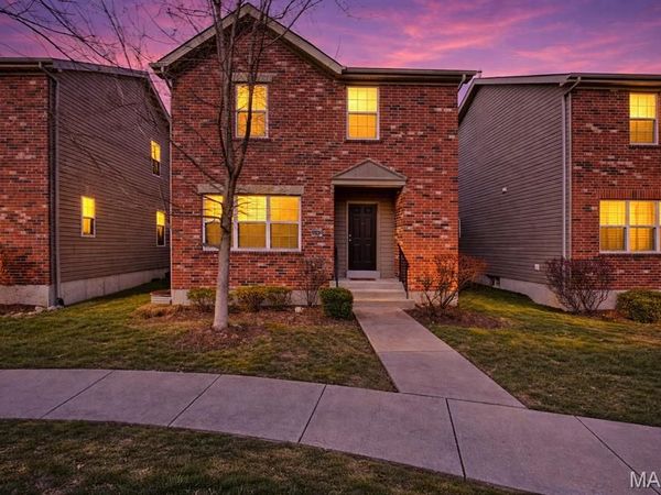 9736 Wilderness Battle Circle, St Louis, MO 63123