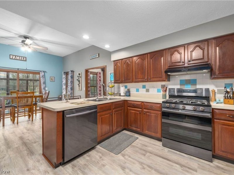 44565 Stang Road, Elyria, OH 44035 Photo 11