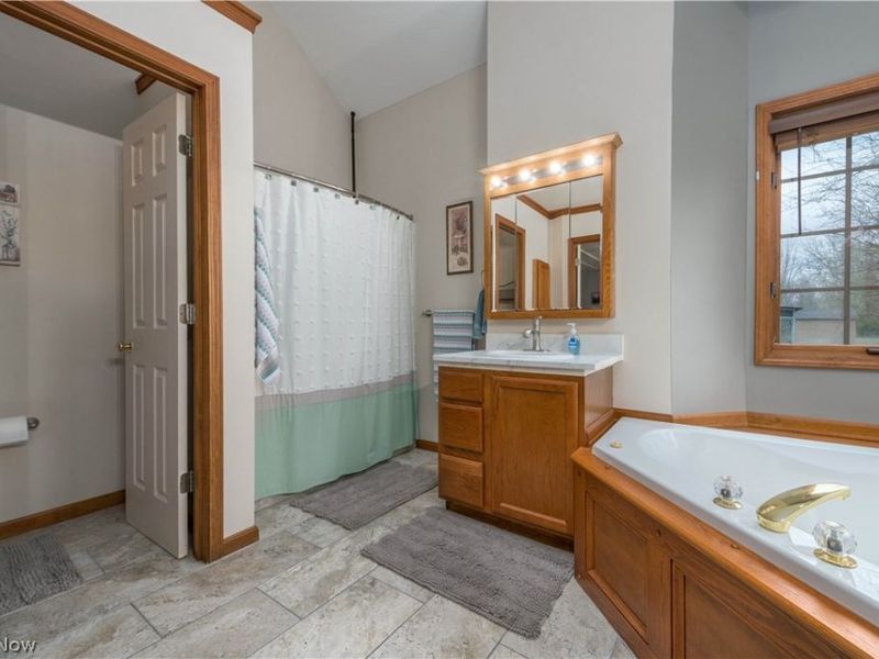 44565 Stang Road, Elyria, OH 44035 Photo 24