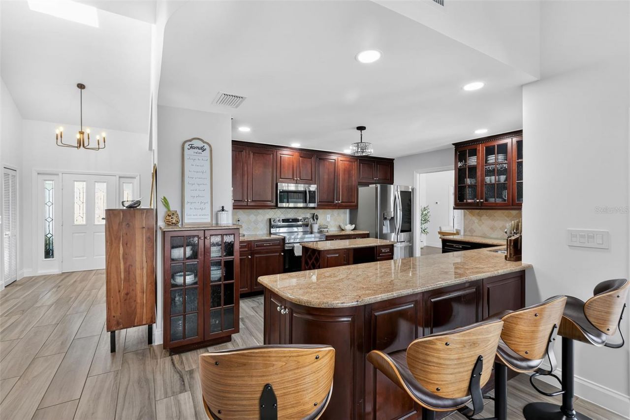 29 SE 10th Avenue, Cape Coral, FL 33990 Photo