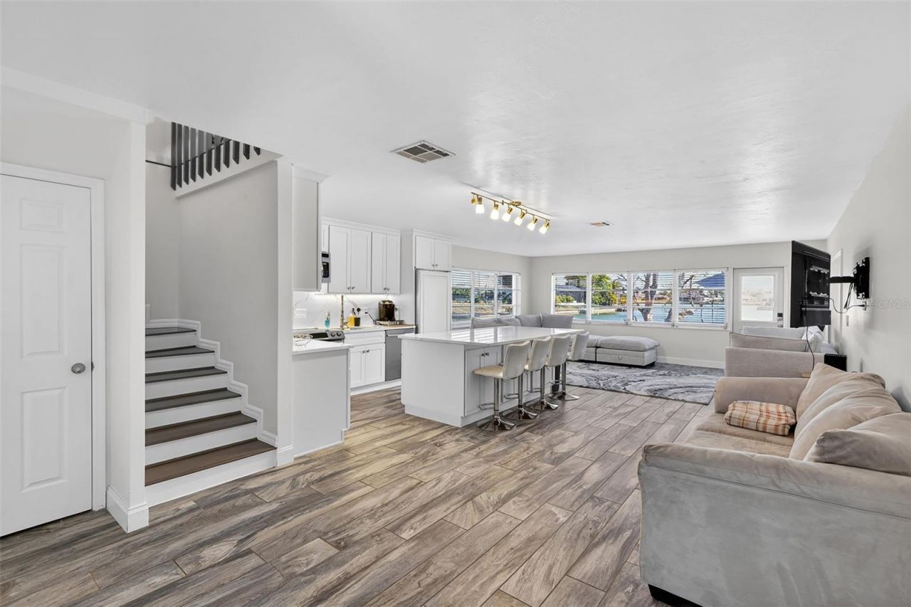 29 SE 10th Avenue, Cape Coral, FL 33990 Photo