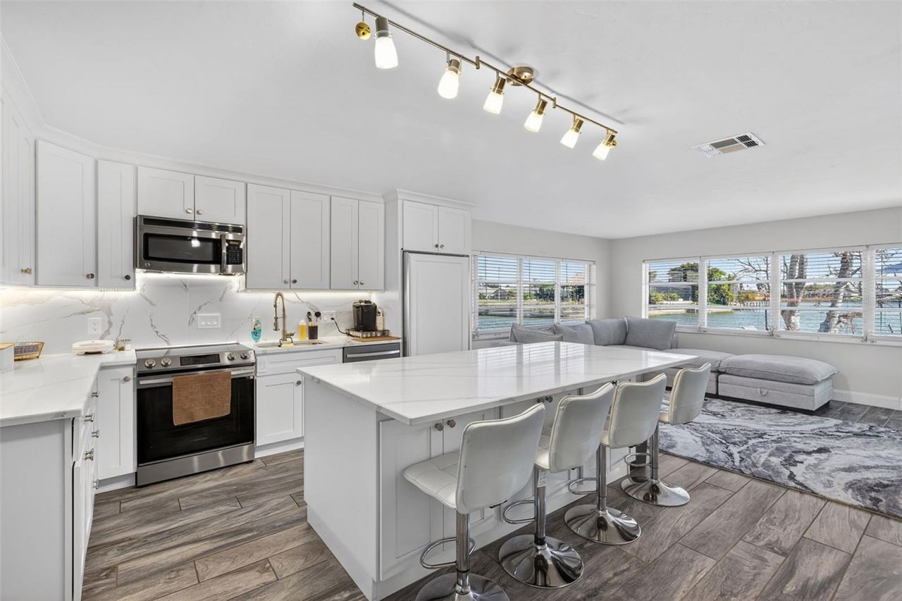 29 SE 10th Avenue, Cape Coral, FL 33990 Photo