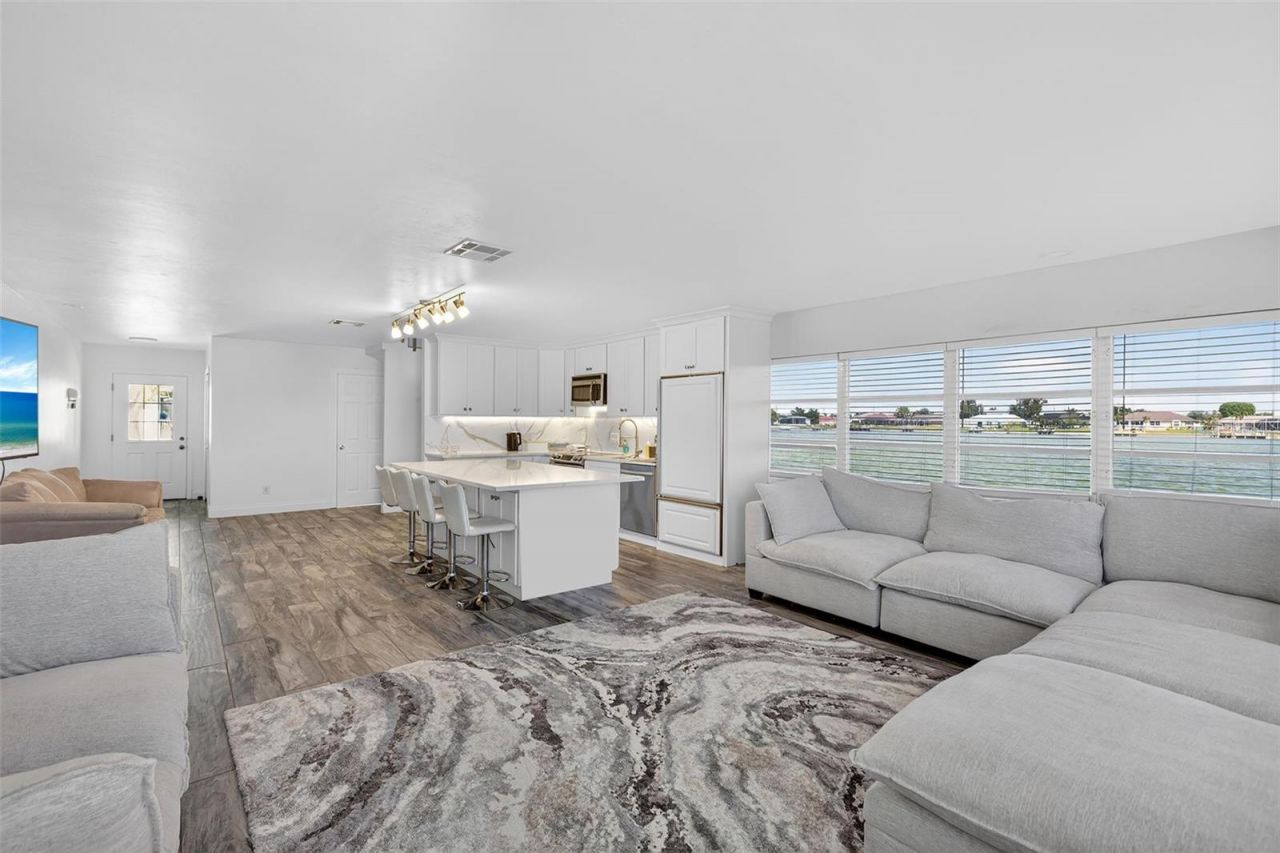 29 SE 10th Avenue, Cape Coral, FL 33990 Photo