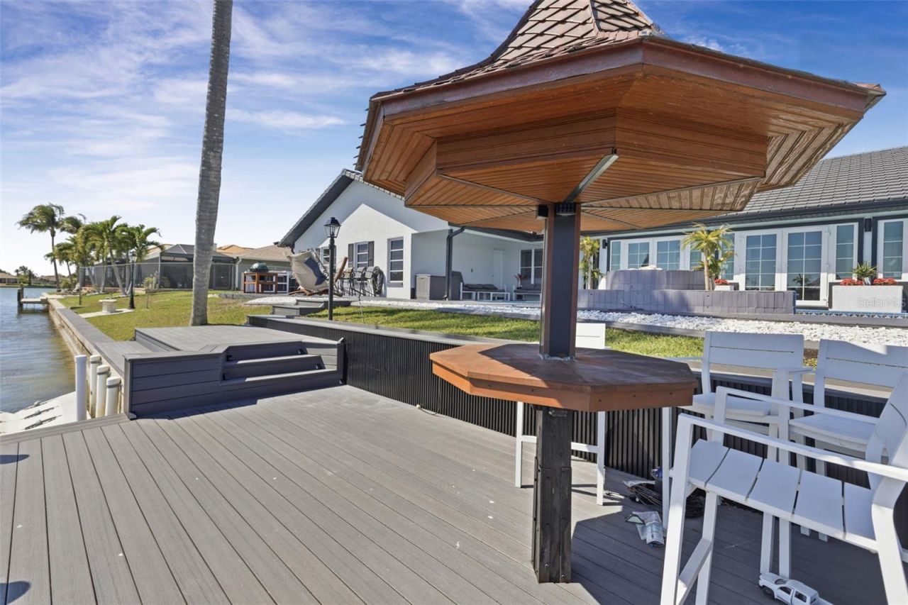 29 SE 10th Avenue, Cape Coral, FL 33990 Photo