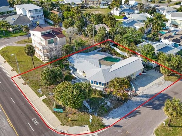 16007 GULF BOULEVARD, REDINGTON BEACH, FL 33708