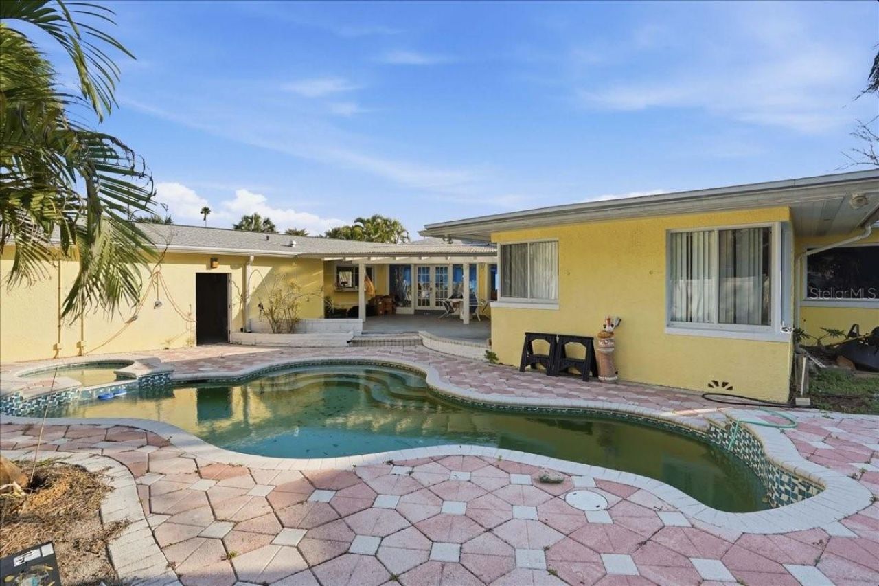 16007 Gulf Boulevard, Redington Beach, FL 33708 Photo