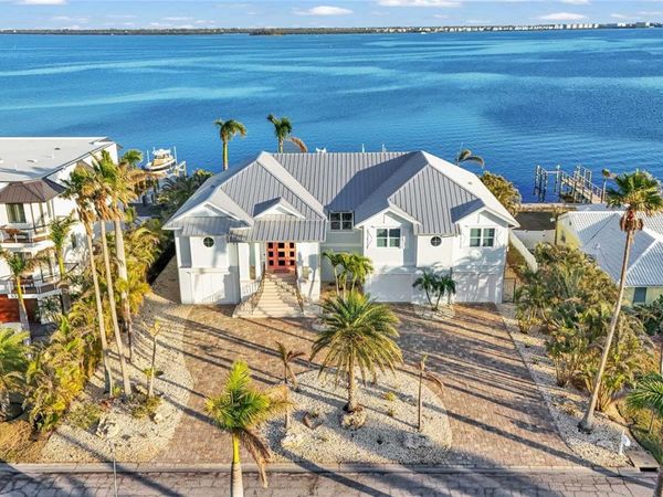 635 KEY ROYALE DRIVE , HOLMES BEACH, FL 34217