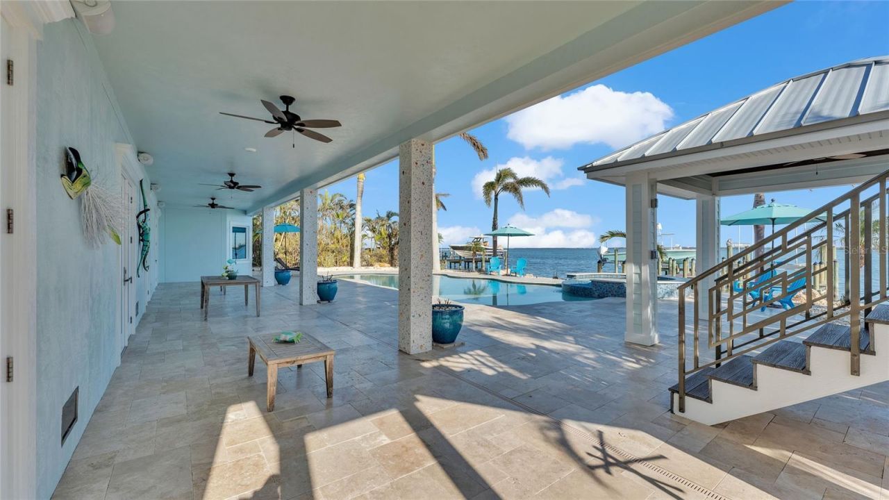 635 Key Royale Drive, Holmes Beach, FL 34217 Photo