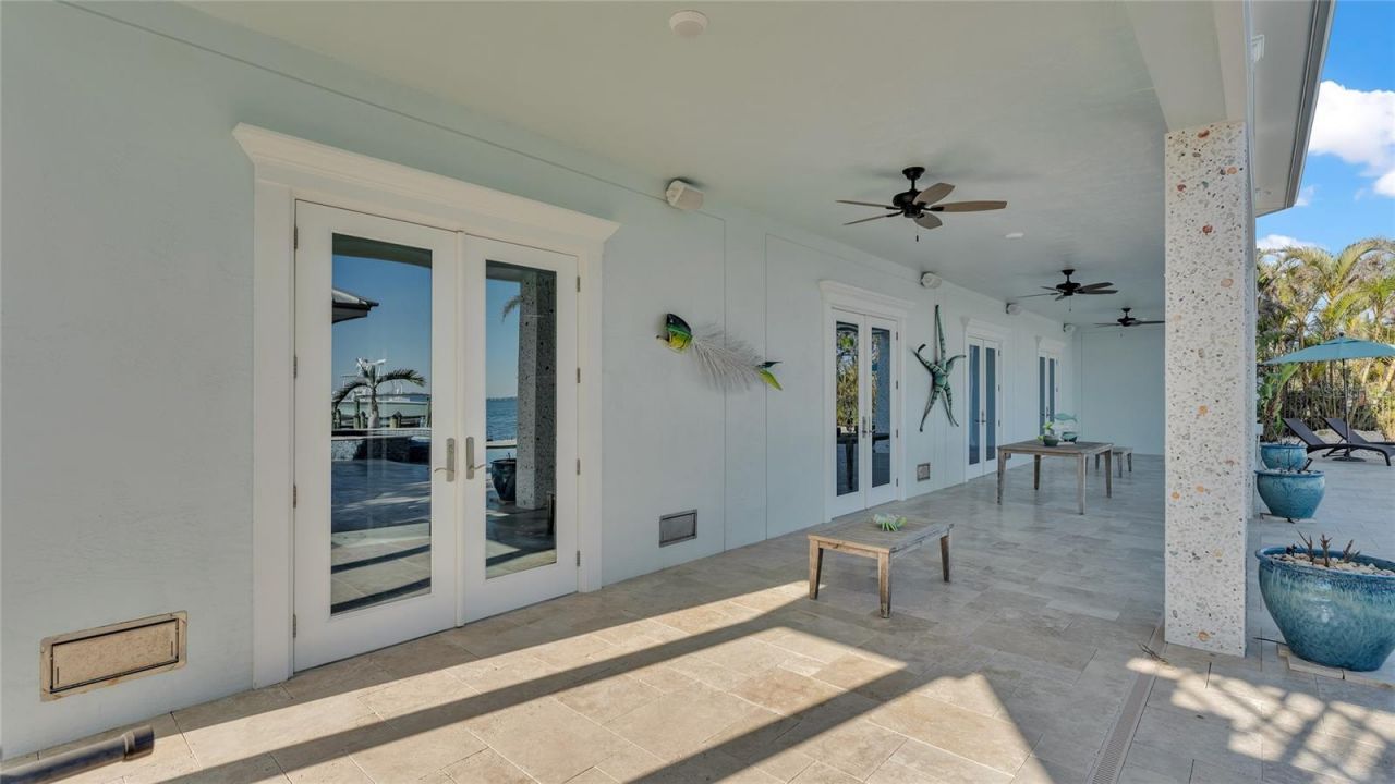 635 Key Royale Drive, Holmes Beach, FL 34217 Photo
