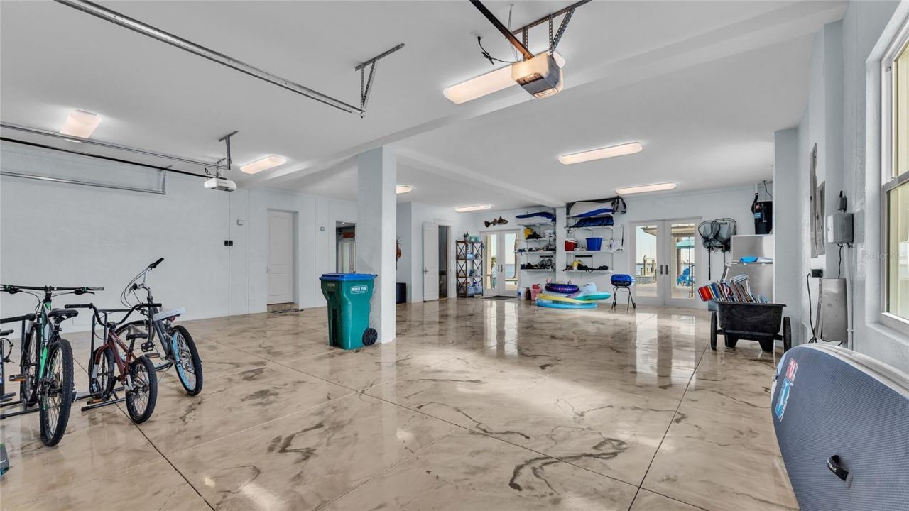 635 Key Royale Drive, Holmes Beach, FL 34217 Photo