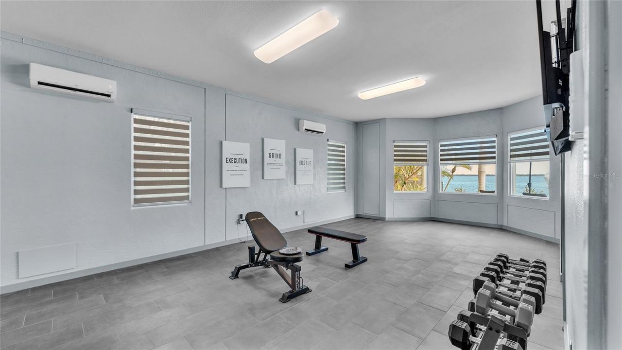 635 Key Royale Drive, Holmes Beach, FL 34217 Photo