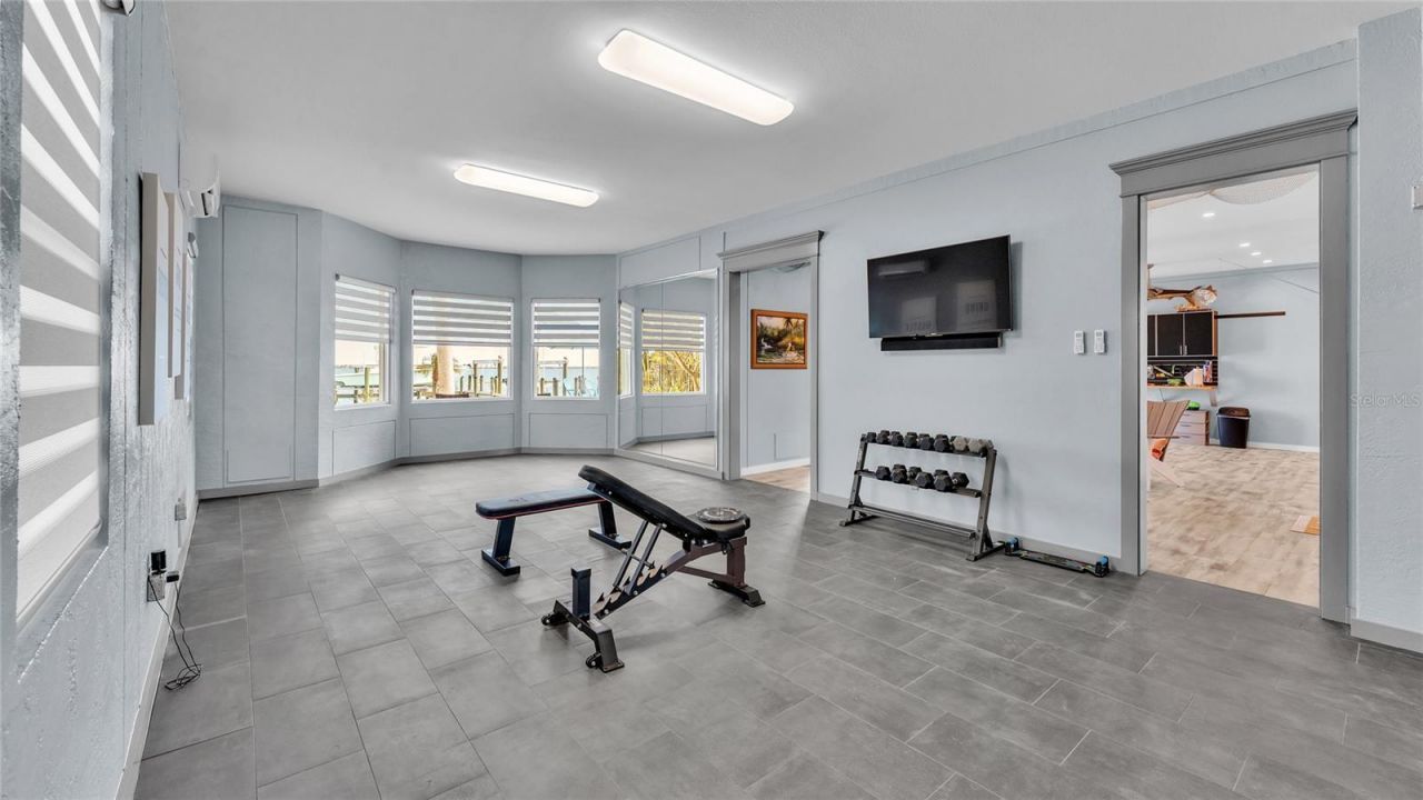 635 Key Royale Drive, Holmes Beach, FL 34217 Photo