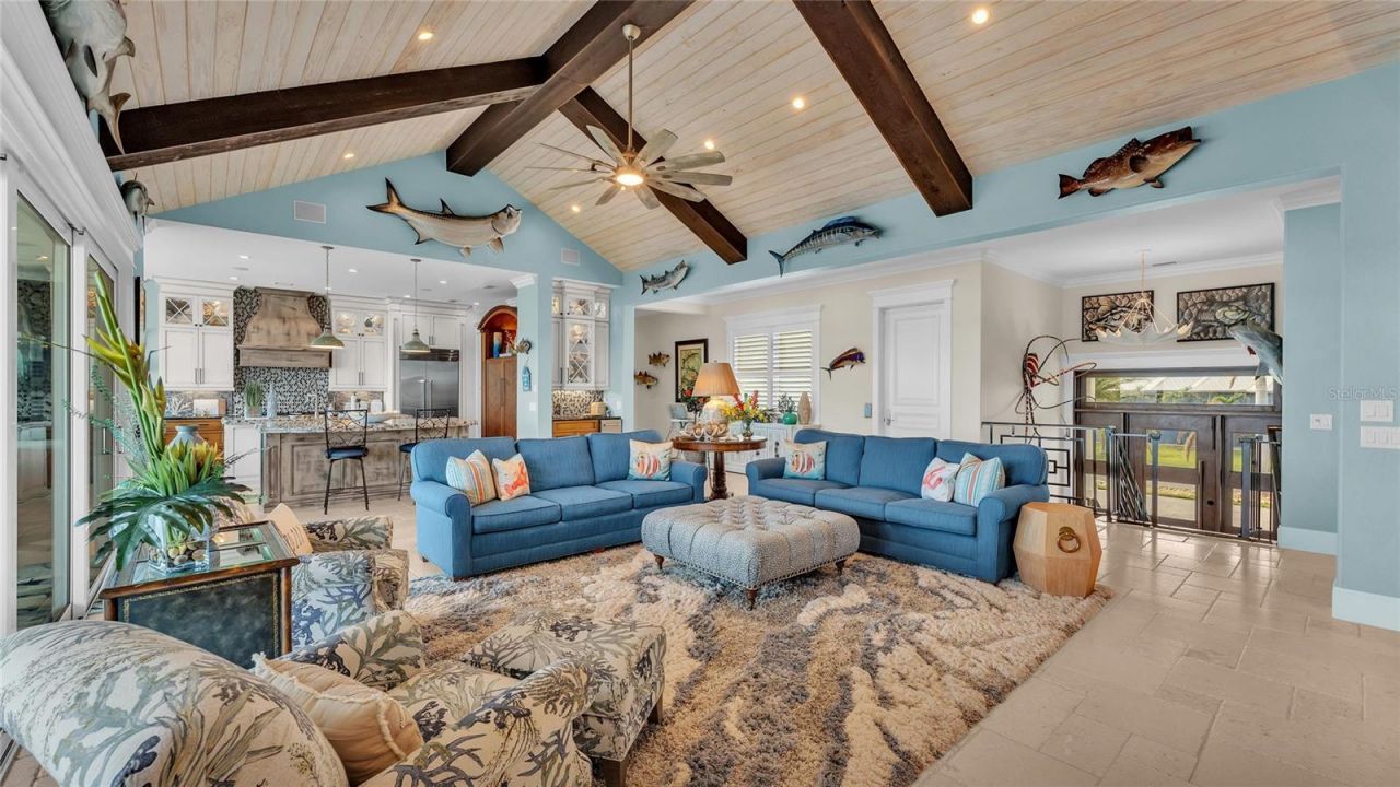 635 Key Royale Drive, Holmes Beach, FL 34217 Photo