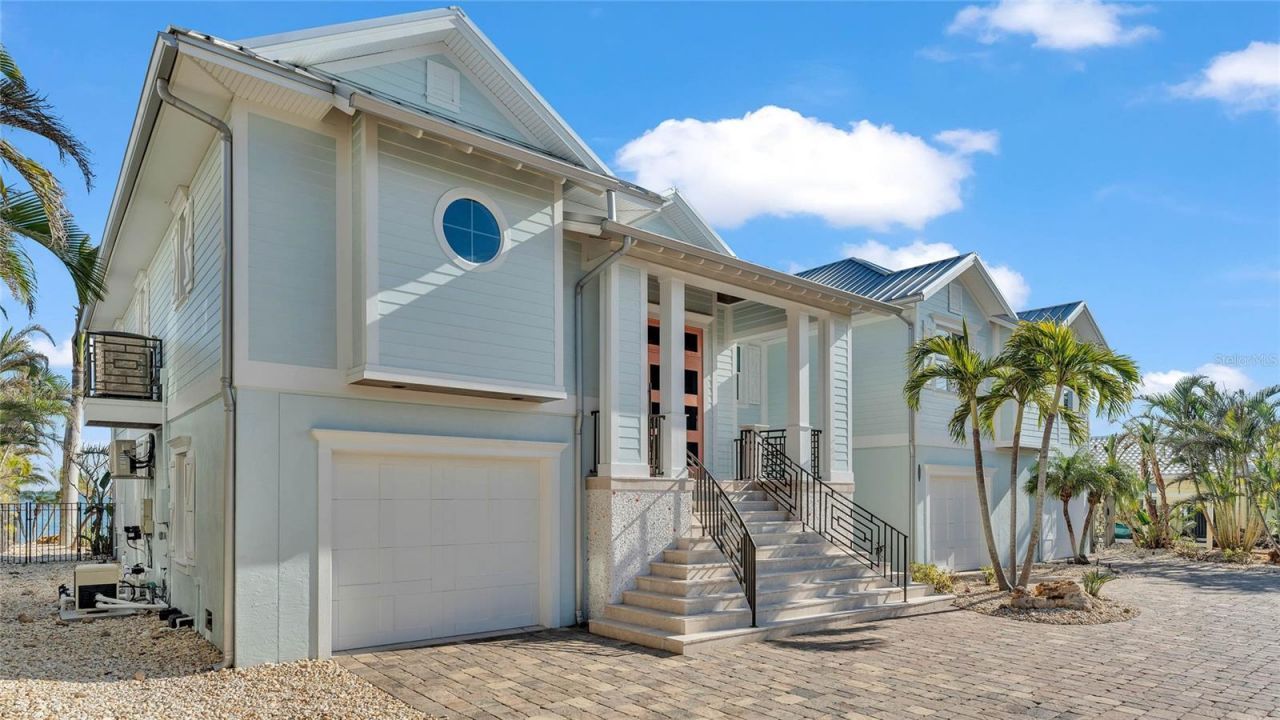 635 Key Royale Drive, Holmes Beach, FL 34217 Photo