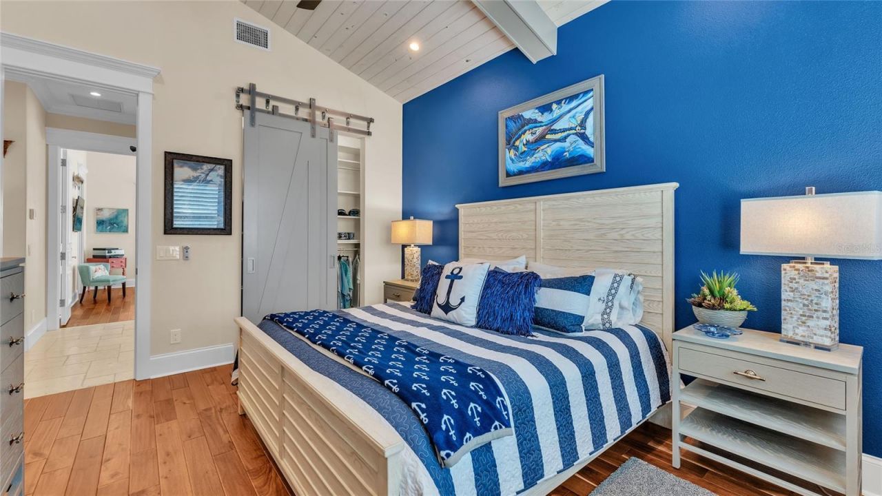 635 Key Royale Drive, Holmes Beach, FL 34217 Photo