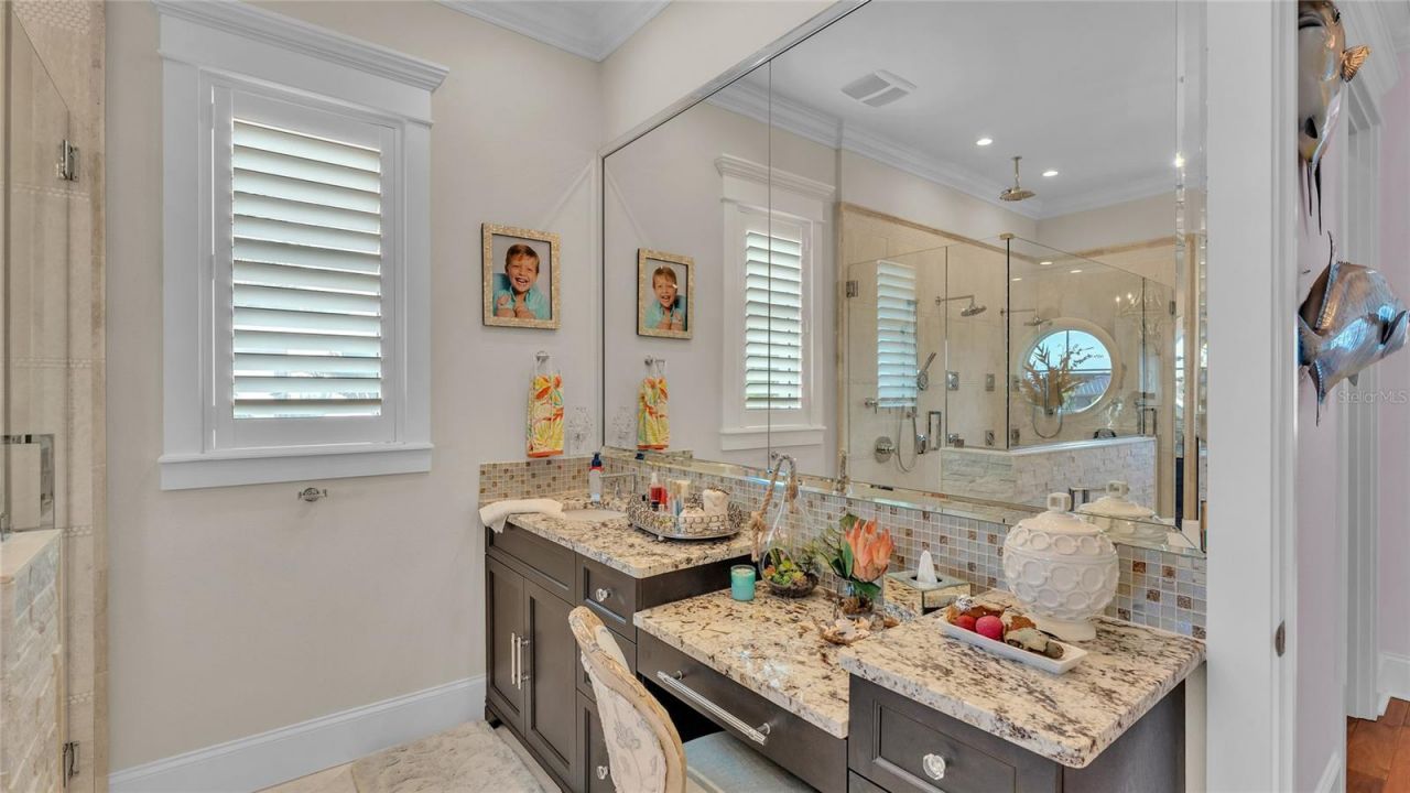 635 Key Royale Drive, Holmes Beach, FL 34217 Photo