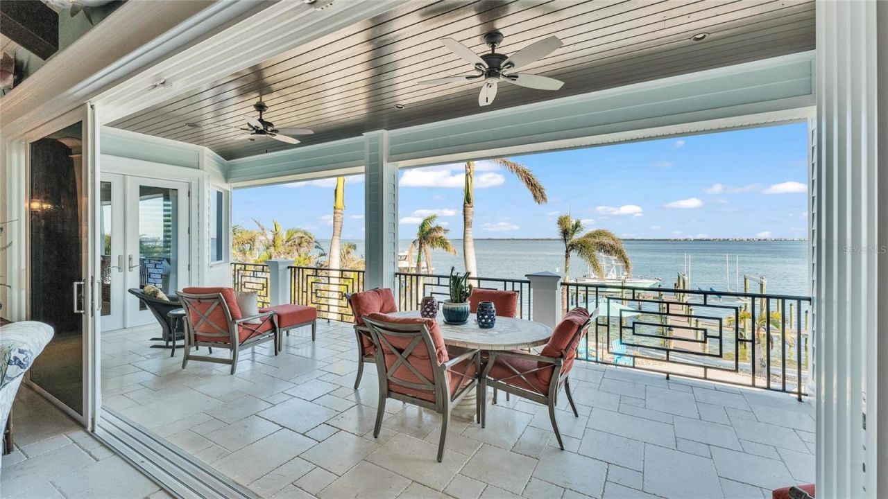 635 Key Royale Drive, Holmes Beach, FL 34217 Photo