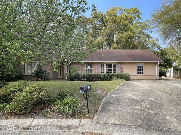 201 Ravens Court, Ocean Springs, MS 39564